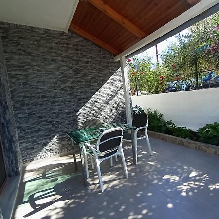 Vila Avni Likometi Ksamil Habitación foto