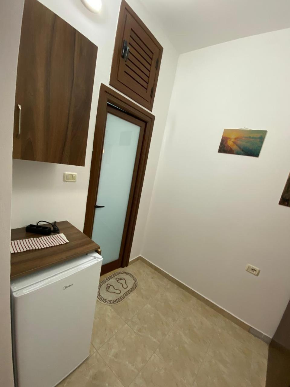 Vila Avni Likometi Ksamil Habitación foto
